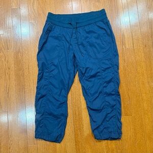 The North Face Aphrodite 2.0 Capris Women's Medium Blue Hiking Outdoors Gorpcore